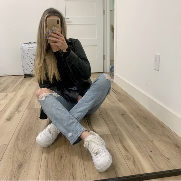 American eagle distressed mom jeans - Picture 3 of 8